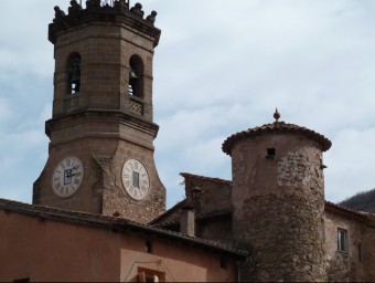 Una vista del campanar de l'església parroquial de Santa Maria, on hi ha les campanes. J.C