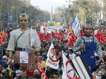 Perspectiva del passeig de Gràcia durant la manifestació.  ORIOL DURAN