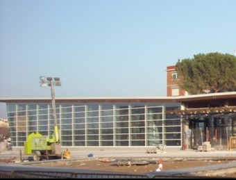 La nova estació de Montmeló amb les façanes de vidre té una superfície pels viatgers de 1.250 m². EL PUNT AVUI