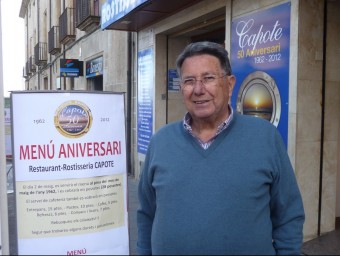 Joan Pinya fotografiat ahir davant del restaurant Capote d'Arenys de Mar. T.M