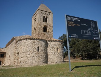 L'església romànica de Santa Coloma de Fitor, que s'ha restaurat durant els darrers mesos EL PUNT AVUI