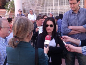 Esther López fa unes declaracions davant els mitjans de cmunicació. CEDIDA