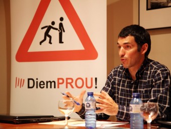 Andreu Bartolomé, un dels impulsors de la plataforma Diem Prou, a la roda de premsa d'aquest dimarts ANDREU PUIG