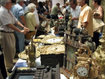 La fira agrupa un bon nombre de brocanters en l'art de la compravenda i intercanvi de rellotges.  FIRA DEL RELLOTGE