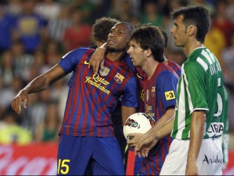 Messi i Keita celebren el gol de l'empat contra el Betis EFE