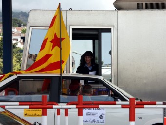 ·Un conductor fent la protesta de la campanya #novullpagar ACN