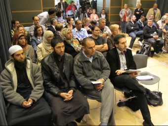 Representants de les comunitats islàmiques de Salt que promouen la mesquita. J. NADAL / J. SABATER