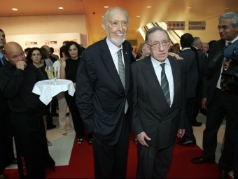 Josep Maria Castellet (esquerra) i Max Cahner en el 50 aniversari d'Edicions 62.  ARXIU /JUANMA RAMOS