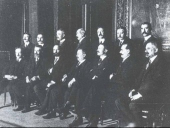 El Consell i la Mesa de la Mancomunitat de Catalunya a l'abril del 1914  ARXIU /FOTOTECA.CAT