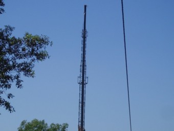 Antena semblant a la instal·lada al Barri de Campos. ARXIU