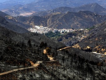 El municipi de Dos Aigües, afectat per l'incendi originat a Cortes de Pallars EFE