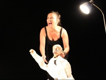 Anna Roca, en un moment dels assajos del nou “Frankenstein” a Calvià. EL PUNT AVUI