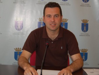 El regidor d'esport i portaveu municipal en conferència de premsa. EL PUNT-AVUI