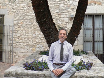 Josep Maria Trullén al pati del Palau Episcopal. PAU LANAO