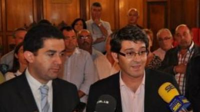 Jorge Rodríguez i Toni Francés en declaracions als mitjans sobre la línia de tren Xàtiva Alcoi. EL PUNT AVUI