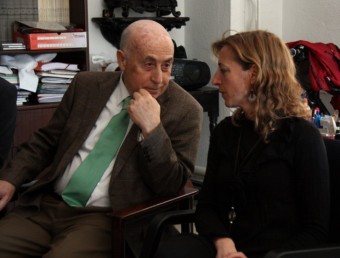 El Síndic de Greuges atén les informacions d ela directora d el'Institut Lluís Vives de València. EL PUNT AVUI