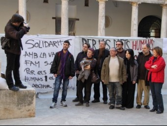 Antonio Valero es declarà en vaga de fam i s'aixoplugà al claustre de la Universitat. EL PUNT AVUI
