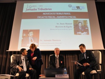 Antonio Montero, subdirector general de Tributs; Pilar Arxé, presidenta de l'Apttcb; Javier Martín, director de F&J Martin Abogados; i J. M. Herrero, director del servei jurídic de l'AEAT.