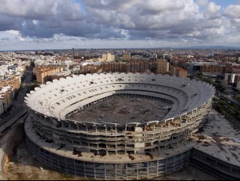 Les obres del nou estadi del València es van parar fa tres anys.