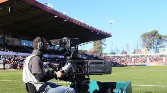 Un operador de televisió en un partit del Girona a Montilivi aquesta temporada ELPUNT
