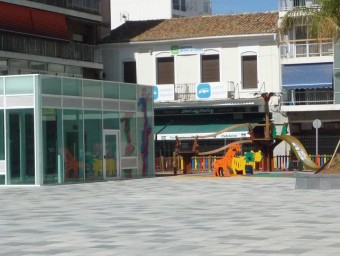 Escala d'accés a l'aparcament de la plaça del Mercat. ESCORCOLL
