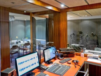 Ràdio Vilablareix compleix dos anys com l'única emissora que aposta les 24 hores per oferir música en català. ARXIU