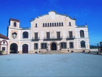 La mansió Bach, situada a Sant Esteve Sesrovires.  CODORNÍU