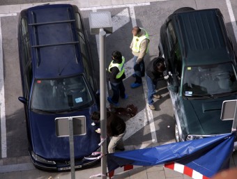 Els Mossos investiguen l'escena on va ser degollat un ciutadà colombià a Sant Andreu de la Barca, el gener EL PUNTAVUI