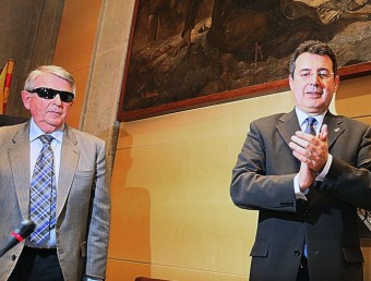 Soy –amb ulleres de sol convalescent d'una intervenció ocular–, Noguer i el nou president, Joan Giraut, després de la investidura MANEL LLADÓ