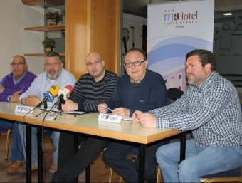 Membres de la coalició Compromís fan la denúncia en conferència de premsa. CEDIDA