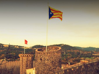 Estelada a la torre de Barcelona, a Hostalric WWW.ESTELADAONVAS.CAT