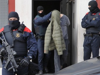 Un dels lladres detinguts el 8 de febrer, al seu domicili, situat al carrer Mas Gras de Palafrugell JORDI RIBOT / ICONNA