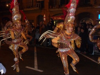 Detall de la comparsa En Dansa de Montcada i Reixach, guanyadora de la Rua de Carnaval de l'Alt Maresme. T.M