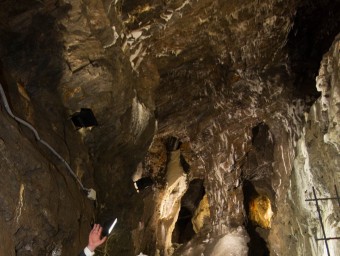 Artur Mas, durant la seva visita a la mina Eugènia de Bellmunt. JOSÉ CARLOS LEÓN