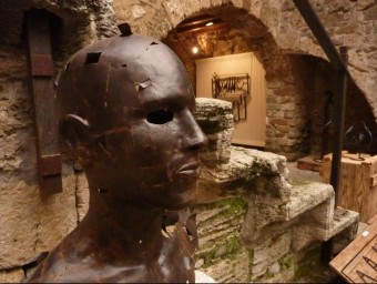 Una de les peces de l'exposició que es pot visitar a can Llaudes, al Prat de Sant Pere. R. E