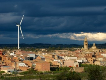 Vista d'un molí de vent a la localitat de La Granadella (Les Garrigues).  ARXIU