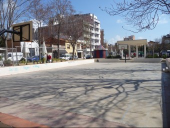 La plaça Espanya de Pineda de Mar, pendent de remodelació. T.M