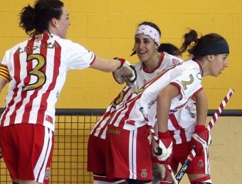 		 (número 3), Elena Ruiz (2) i Laia Castro celebren un dels gols JORDI RIBOT / ICONNA