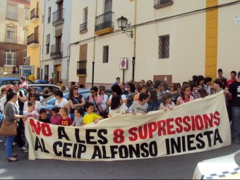 Concentració a les portes de l'Ajuntament. B. SILVESTRE