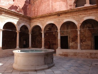 Claustre menor de la Cartoixa d'Escaladei, que ha estat reconstruït i que a partir d'ara s'obre a les visites públiques ELISABETH MAGRE