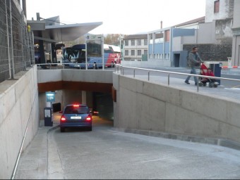 L'accés al pàrquing subterrani de l'estació d'autobusos des del carrer Lorenzana. J.C
