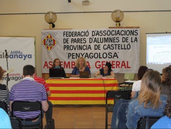 Mesa de l'Assemblea celebrada per FAPA Penyagolosa. L. PITARCH