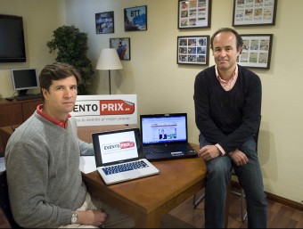 Javier Sánchez-Marco, a l'esquerra de la imatge, i Fernando Le Monnier són els artífexs d'Eventoprix.es.  JOSEP LOSADA