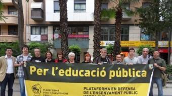 Concentració i recollida de signatures a Torrent de l'Horta contra la cessió de sòl a un centre privat. ESCORCOLL