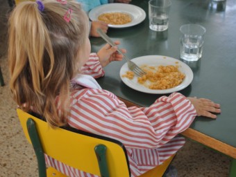 Els efectes de la crisi en l'alimentació infantil preocupa la societatcatalana ELPUNTAVUI