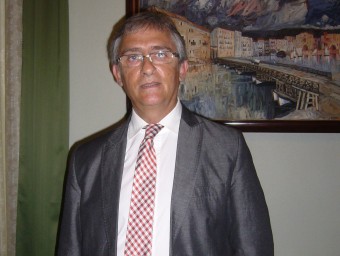 José Luis Mora al seu despatx, a la seu de la Cambra de Comerç de Tortosa.  L.M