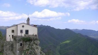 El Santuari de Bellmunt , a Sant Pere de Torelló, està enfilat a 1.247 m EL PUNT AVUI