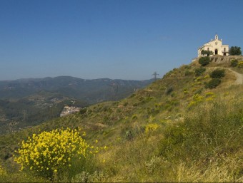 L'ermita de Sant Ramon al vessant des d'on es veu Sant Climent. ALBERT SALAMÉ