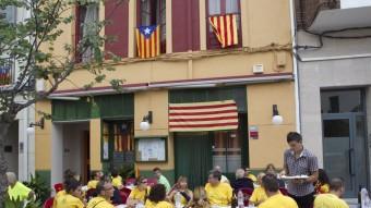 Bars i restaurants del Perelló van triplicar els clients amb motiu de la Via Catalana. J.C.LEÓN