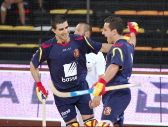 Marc Gual, a l'esquerra, celebra amb Toni pérez la consecució d'un dels gols de la semifinal d'ahir RFEP